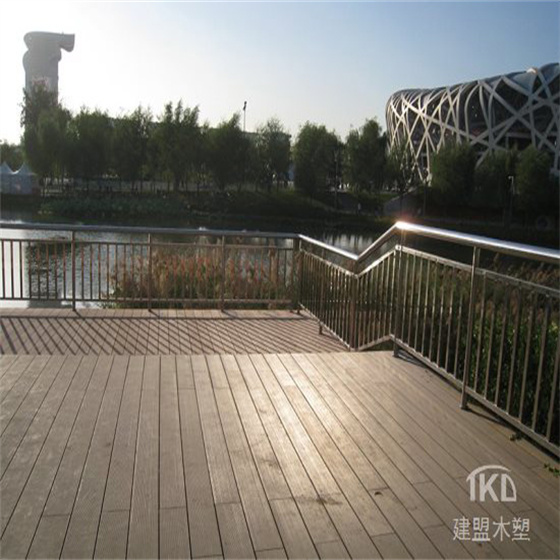 北京木塑地板安装