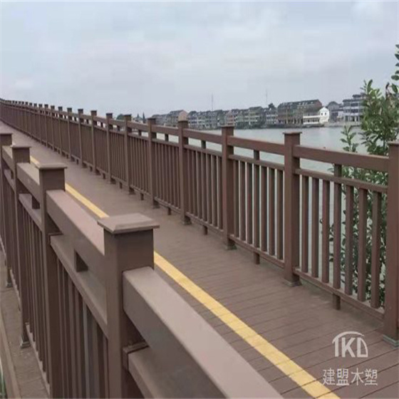 北京木塑架桥护栏